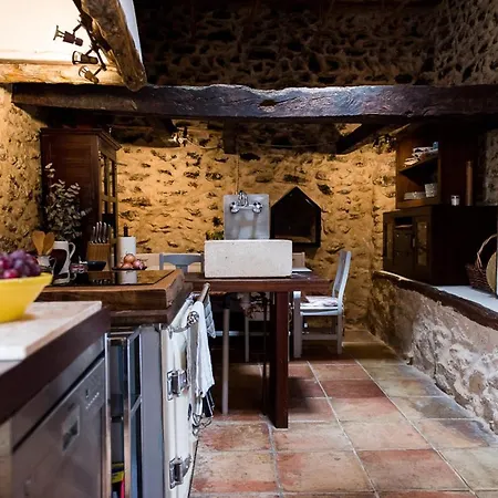 Elegant With Private Pool & Hot Tub, Ibiza 1010