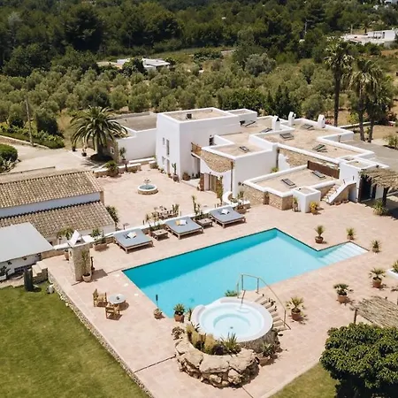 Elegant With Private Pool & Hot Tub, Ibiza 1010 *