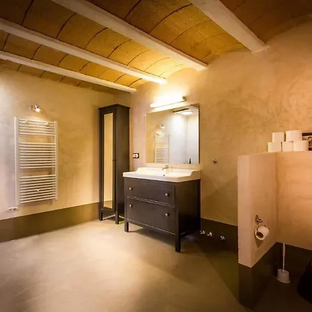 Elegant With Private Pool & Hot Tub, Ibiza 1010 Santa Eulària des Riu