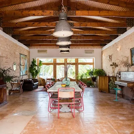 Elegant With Private Pool & Hot Tub, Ibiza 1010