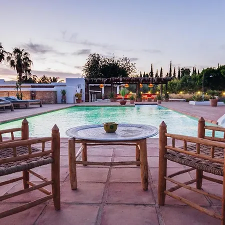 Elegant With Private Pool & Hot Tub, Ibiza 1010 Santa Eulària des Riu