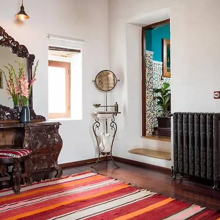 Elegant With Private Pool & Hot Tub, Ibiza 1010 Santa Eularia des Riu