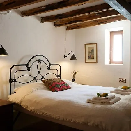 Elegant With Private Pool & Hot Tub, Ibiza 1010 Santa Eularia des Riu