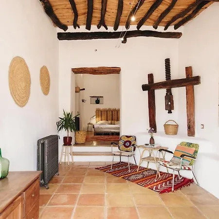 Elegant With Private Pool & Hot Tub, Ibiza 1010 *